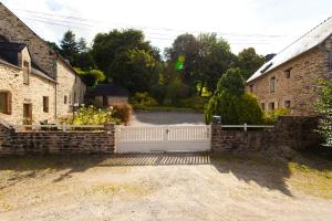 Maisons de vacances Stone cottage with modern cosy interior near to Josselin Perfect retreat for Writers or Star Gazers : photos des chambres