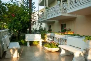 Ronzi Apartments - Liapáta