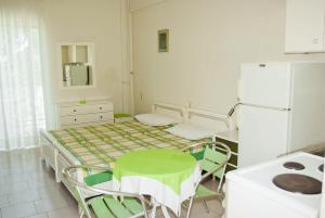 Ronzi Apartments