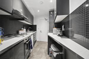STUDIO IN THE HEART OF THE CITY - ALDGATE ZONE 1