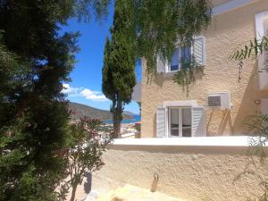 Treehouse Holiday Homes