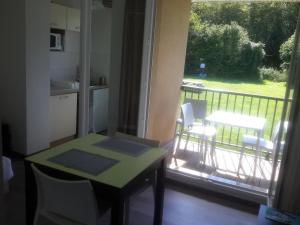 Appartements Entre le Pont 9 et l'Eveque , Les Hauts de Honfleur, Piscine, WIFI et Parking gratuits : photos des chambres