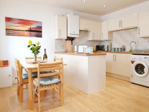 Little Eaton Margate Perfectly located Town House by the Sea, with FREE parking!