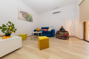 Al Pino Blue Property