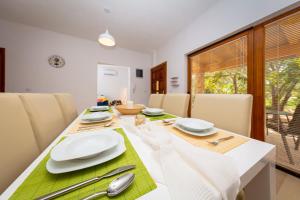 Al Pino Blue Property