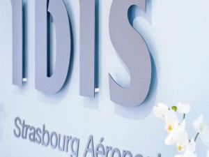 Hotels ibis Strasbourg Aeroport Le Zenith : photos des chambres