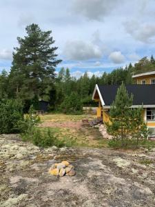 Luxury Holiday Home with Private Lake