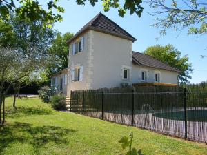 Maisons de vacances LOU MALINBOUZAT VILLA CLIMATISEE AVEC PISCINE PRIVEE a L'OREE DU PERIGORD : photos des chambres