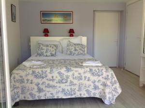 Sejours chez l'habitant Chambre double avec salle de bain privative : photos des chambres