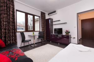 Central Beach GUEST ROOMS