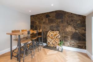 City Centre, Newly Refurbished Stylish Apartment