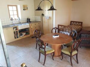 B&B / Chambres d'hotes Chateau Le Tour - Chambres d'Hotes : photos des chambres
