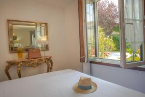 Hotels Hotel Spa - Au Charme Rabelaisien : Chambre Double Prestige Jardin