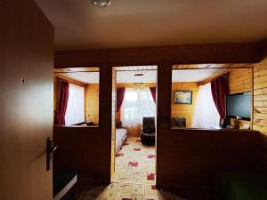 Quadruple (4 Adults) room in Willa Światowid