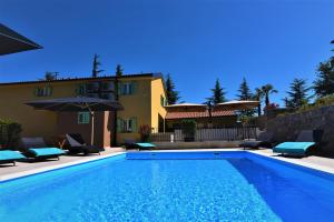 Letorina rooms and apartments with pool