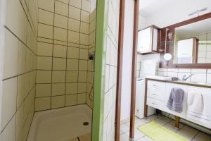 Appartements 70 m2 avec Balcons et Parking : photos des chambres