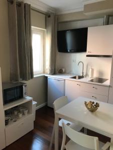 New and Unique Charming Studio at Campolide - 2A