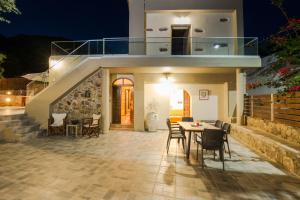 Tzouganos Villa