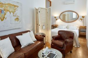 Deluxe Two-Bedroom Apartment room in Lodgingmalaga Plaza Constitucion