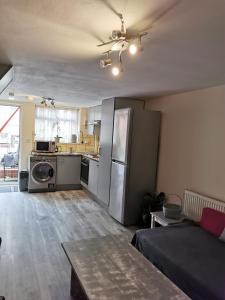 Palaz 1 - 2 Bedroom Garden Flat