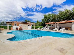 Beguiling Apartment in Banjole near Renato Boat Excursions