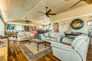 Three Bedroom House room in All About Sol