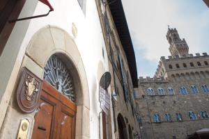 Residenza D'epoca In Piazza Della Signoria hotel, 
Florence, Italy.
The photo picture quality can be
variable. We apologize if the
quality is of an unacceptable
level.