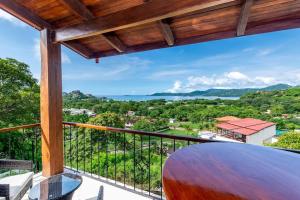 2-Bedroom Ocean-View Condo with Pool - 4hvězdičkové hotely ve městě Playa Flamingo