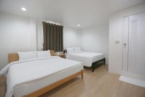 INTERest POSHTEL