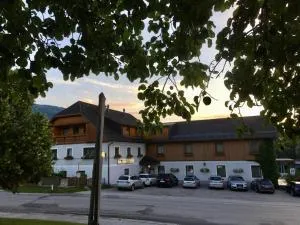 格拉本沃特宾馆 - 恩斯河谷艾根