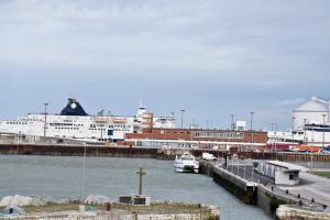 Hotels Holiday Inn Calais-Centre by IHG : photos des chambres