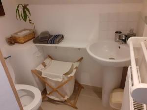 Appartements Studio chaleureux Beauvais-centre, gare et proche Aeroport : photos des chambres