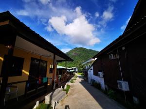 Paya Debloc Village