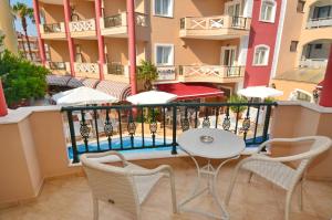 Twin Room with Pool View