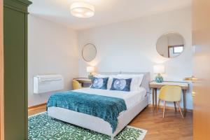 Villa Castello with jacuzzi & priceless view by RentComo