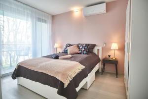 Catamaran Apartments - hostAID