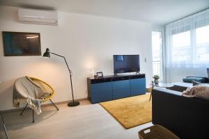 Catamaran Apartments - hostAID