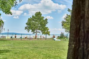 Catamaran Apartments - hostAID