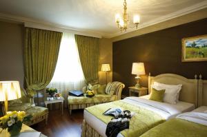 Classic Twin Room room in Hôtel de la Cigogne