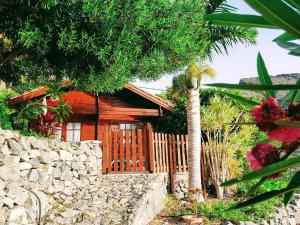 Cabaña Los Palmeros, vista al mar y la montaña