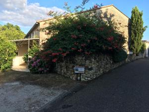 Maisons de vacances LA GRANGE DE BELLEFONTAINE et sa piscine privee : photos des chambres