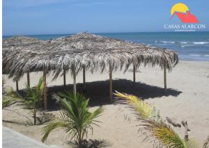 Casa de Playa Alarcon - Huacura