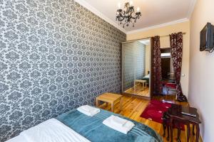 Подобово у Львові, на вулиці Краківській 26 біля Добробуту центр