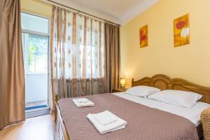 Подобово у місті Львові на вулиця Ференца Ліста 3 біля Палацу Мистецтв центр