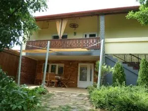 Szabadidő Vendégház - Ecsér