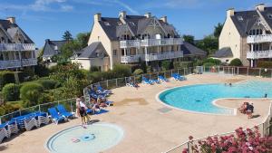 Appartements Vacances O Cap Coz - Jardin vue mer et piscine - Residence Cap Azur Fouesnant : photos des chambres