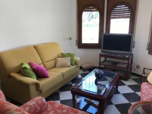 MEDDAYS VILLA LAGUN ETXEA