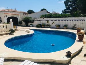 MEDDAYS VILLA LAGUN ETXEA