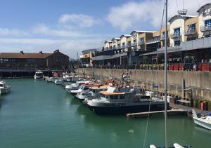 Brighton Marina Floating home