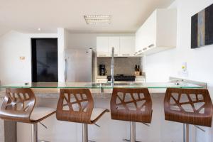 Elements Penthouse 6 condo